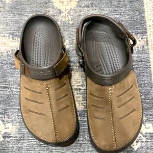 Never Worn Brwn Suede Crocs